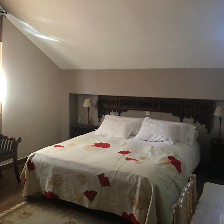 Albus Albi Guest House Colmenar del Arroyo Bagian luar foto
