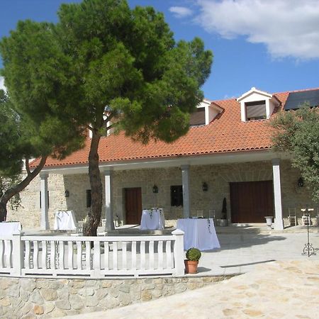 Albus Albi Guest House Colmenar del Arroyo Bagian luar foto