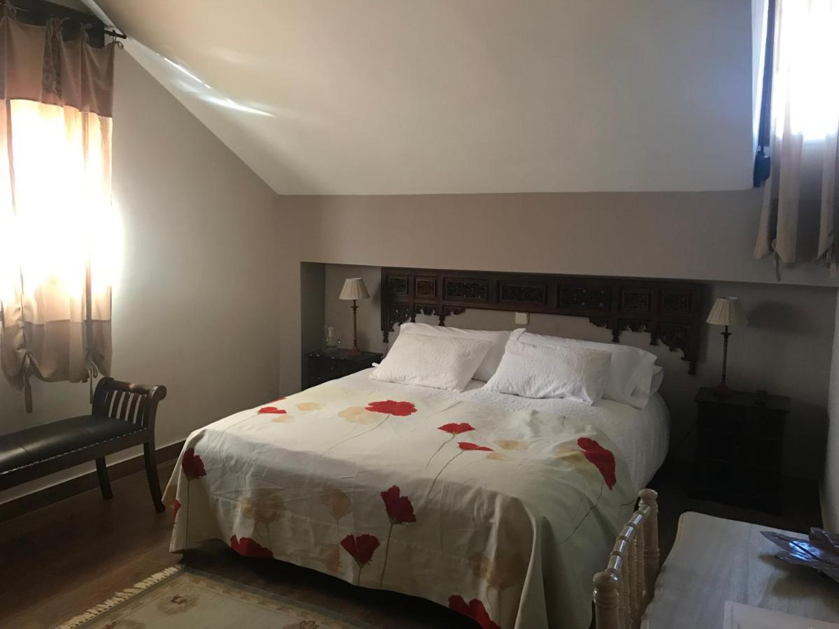 Albus Albi Guest House Colmenar del Arroyo Bagian luar foto