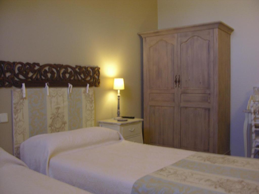 Albus Albi Guest House Colmenar del Arroyo Ruang foto