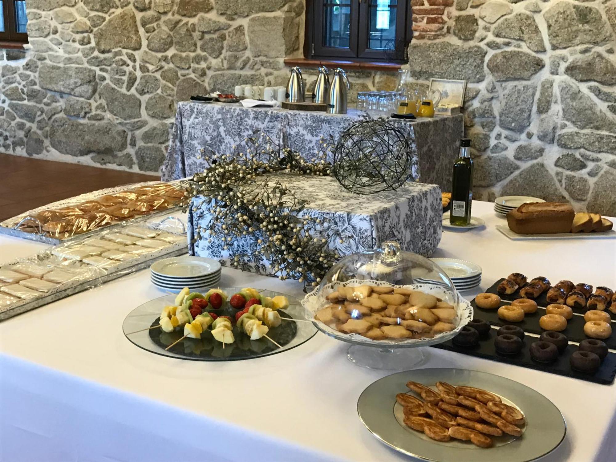 Albus Albi Guest House Colmenar del Arroyo Bagian luar foto