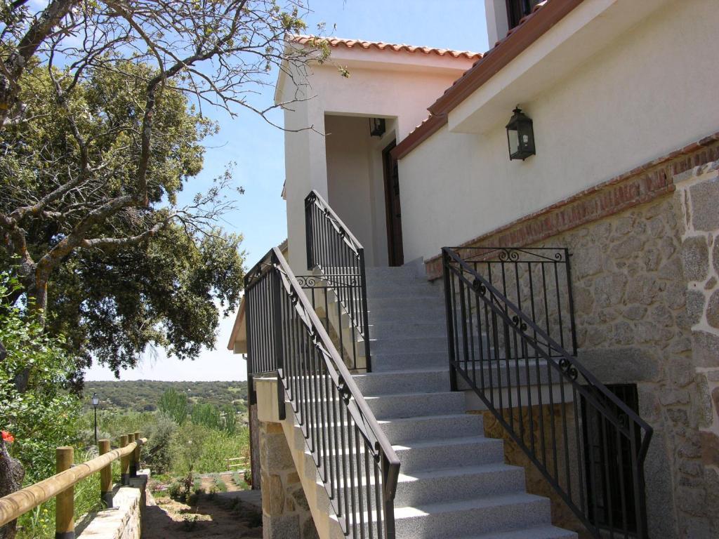 Albus Albi Guest House Colmenar del Arroyo Bagian luar foto