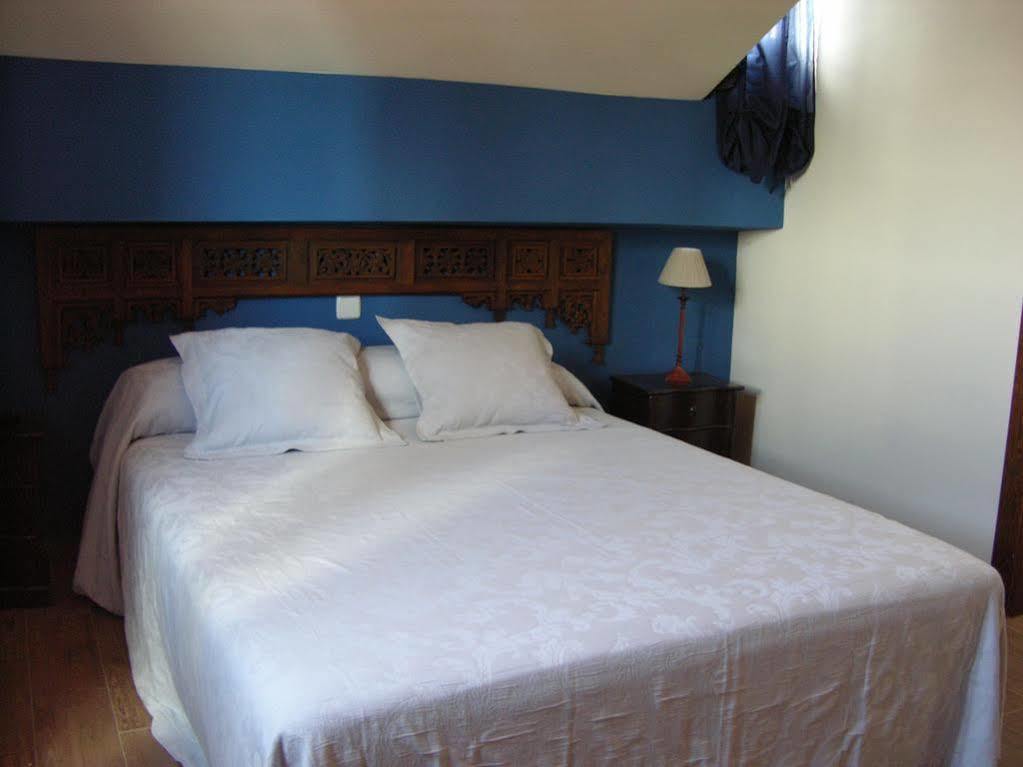 Albus Albi Guest House Colmenar del Arroyo Bagian luar foto